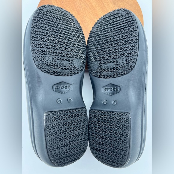 Crocs Adult On The Clock Clogs Slip On Slip Resistant Work Shoes Women’s Sz. 9 - Picture 7 of 7